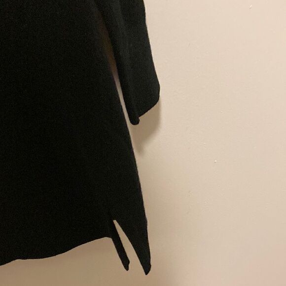 525 America Cowl Neck/long Sleeve Top in Black. Size Small. Fits like a medium. - Picture 4 of 6